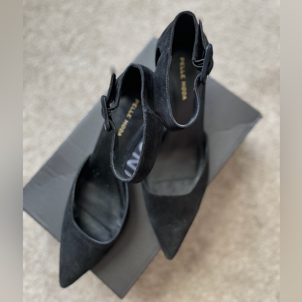 Pelle Moda Black Suede Heels - Picture 7 of 8